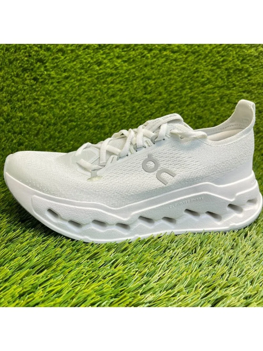 On Cloudsurfer Max Womens Size 8 Light Gray Athletic Running Shoes Sneakers
